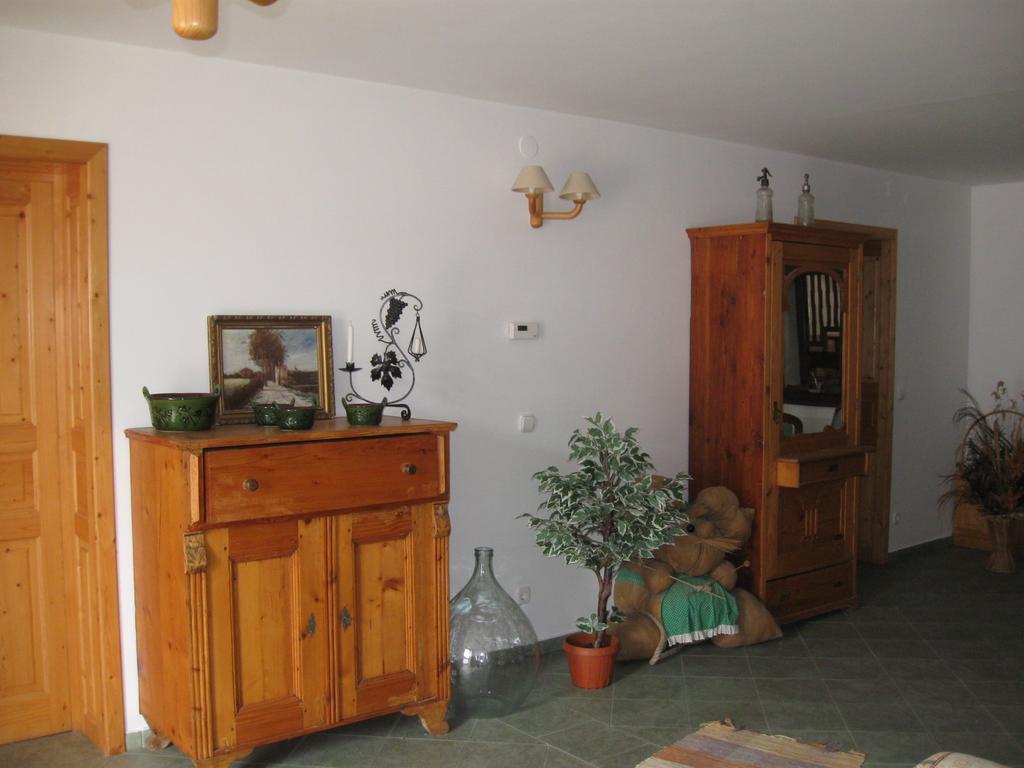 Bed and Breakfast Platán Panzió Nyúl Exterior foto