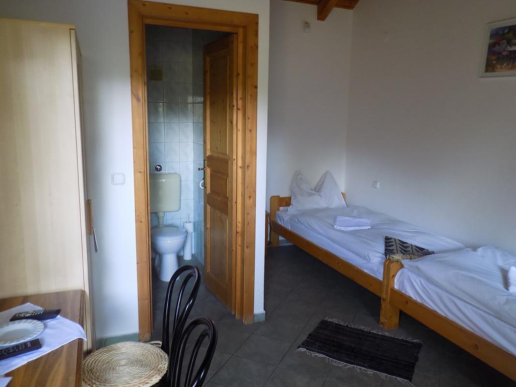 Bed and Breakfast Platán Panzió Nyúl Habitación foto